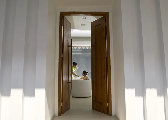 Hotel Grand Zuri Bali 4*